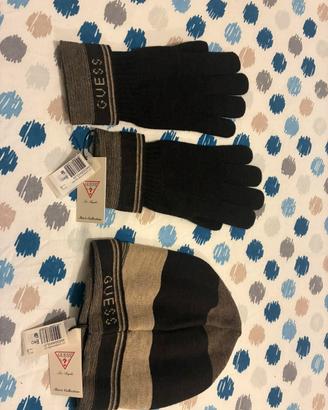 Capello e guanti Guess