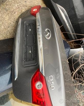 BAULE POSTERIORE INFINITI Q50