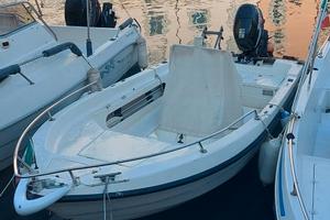 Barca a motore autosvuotante + Suzuki 40/60