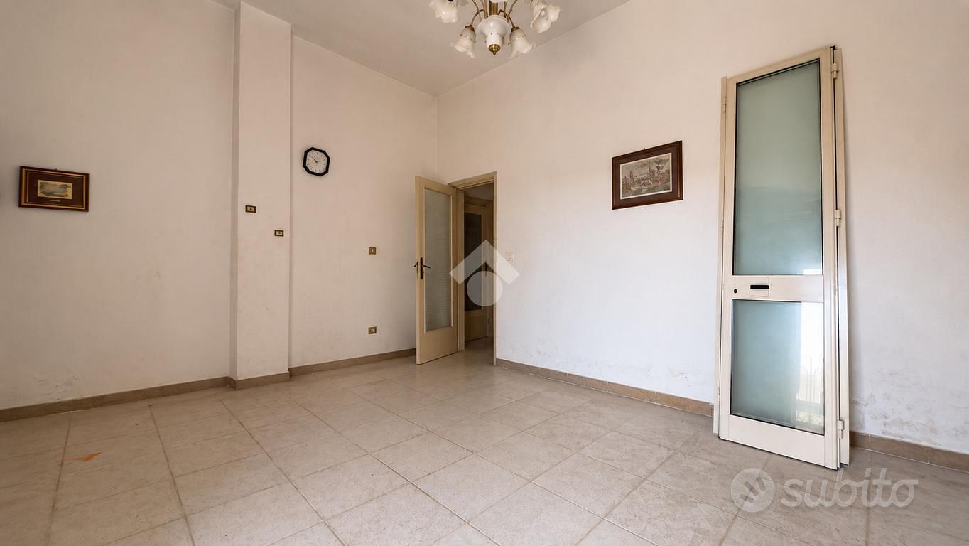 3 LOCALI A TRAPPETO - Vista 6