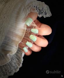 Manicure indossabile realizzata interamente a mano