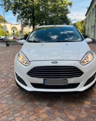Ford Fiesta 1.0 80 CV Black and White