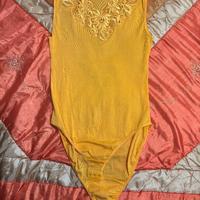 Body in cotone color oro
