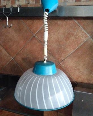lampadario vintage in plastica va a neon tondo