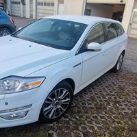 Unico proprietario vende automobile autocarro