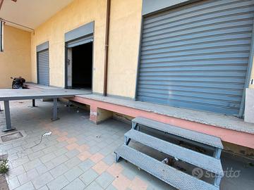 LOCALE 160MQ Pressi Via Appia FL146
