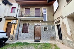 2 LOCALI RISTRUTTURATO