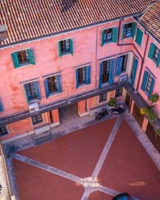 Appartamento di 390 m² con più di 5 locali a Veron