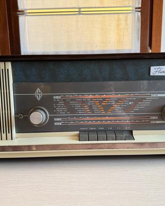 Radio vintage Siera modello Flamenco