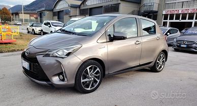 Toyota Yaris 1.5 Hybrid 5 porte Business