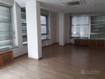 UFFICIO SENZA LAVORI DA FARE!