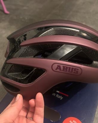 Casco abus airbreaker 52-58 iced berry