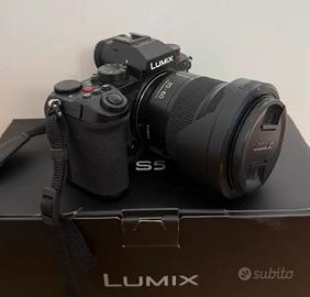 Lumix S5 con obbiettivo 20-60