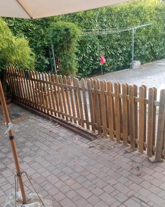 steccato in legno per giardino