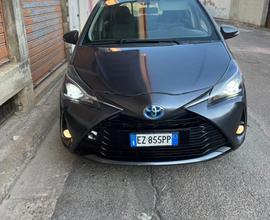 TOYOTA Yaris 2015