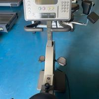 TECHNOGYM RECLINE BIKE 600 XT PRO
