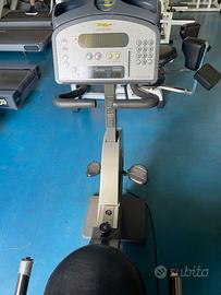 TECHNOGYM RECLINE BIKE 600 XT PRO