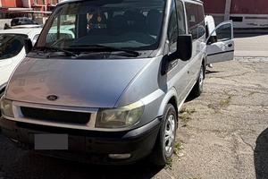 Ford transit 9 posti