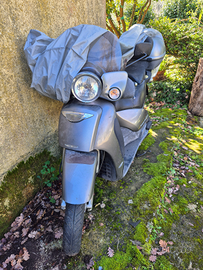 Scooter aprilia scarabeo 250