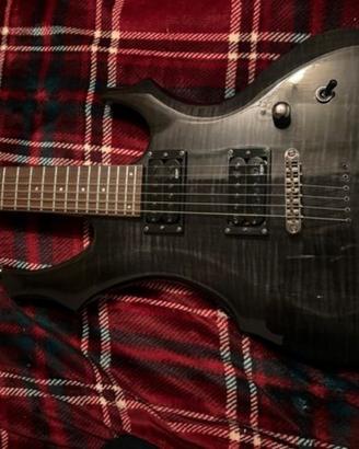 Chitarra elettrca LTD F100FM ESP