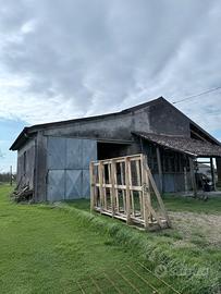 Casa singola fienile capannone