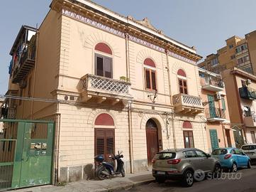 4 LOCALI A PALERMO