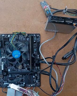 Gigabyte GA-H81M-D2V Mainboard 4GB RAM Intel i5