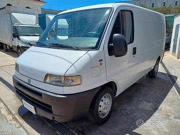 Fiat Ducato Furgone Tetto Basso Passo Medio