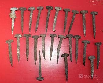 24 Chiodi antichi testa rettangolare