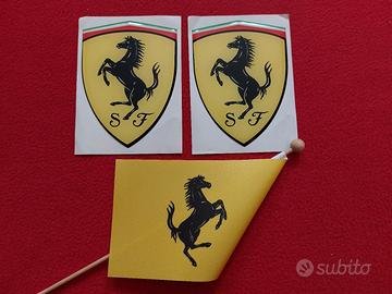 Scuderia Ferrari Adesivi Resinati Scudo Medio 2 PZ