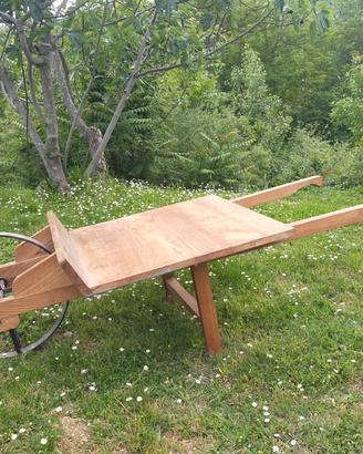 carriola in legno 