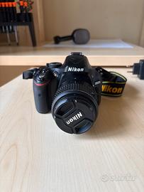 Nikon d5200 + Obiettivo 18-55mm VR e charger