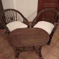 Arredo balcone in legno con cuscini