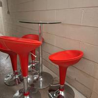 Tavolo alto da aperitivo