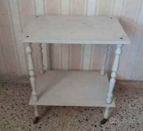 Carrello porta TV bianco con ruote anni '60  