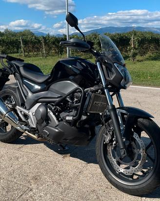 Moto Honda NC 750 S DCT total black