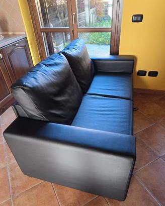 divano ecopelle nero