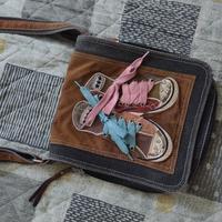 Borsa a tracolla con sneakers vintage jeans nero