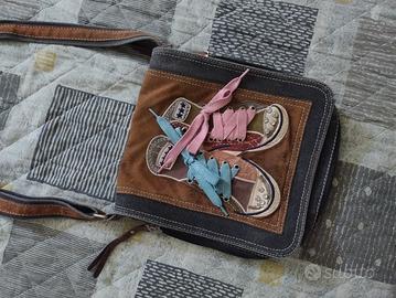 Borsa a tracolla con sneakers vintage jeans nero