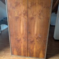 armadio in legno 