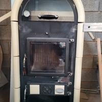 Stufa a legna con forno 