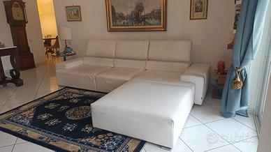 Divano tre posti