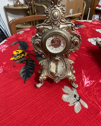 Orologio da tavolo vintage in stile barocco