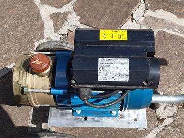 Elettro pompa autoadescante per liquidi