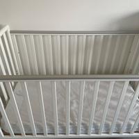 Lettino pali,piumone, lenzuola , materasso