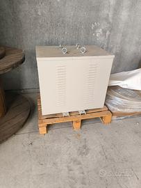 Trasformatore trifase LEF