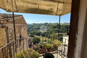2 LOCALI A TARANO