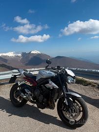 Triumph street triple 765 R