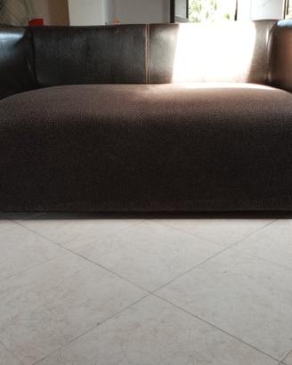 Divanetto 2 posti design moderno pelle e tessuto 