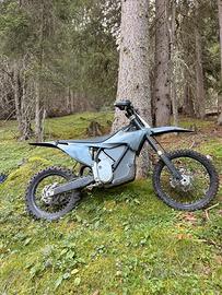 Stark varg 2023 mx 1.0